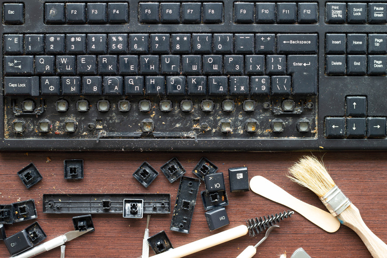 Як правильно очистити клавіатуру